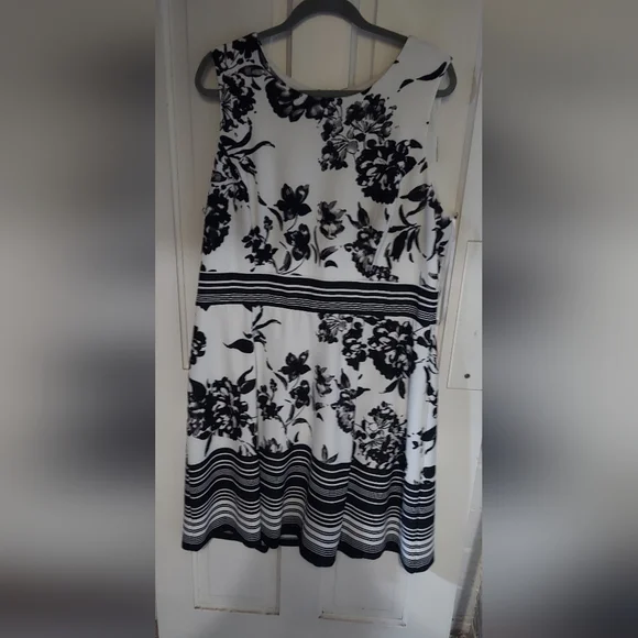 LaneBryant size 18-20 dress - Picture 3 of 3